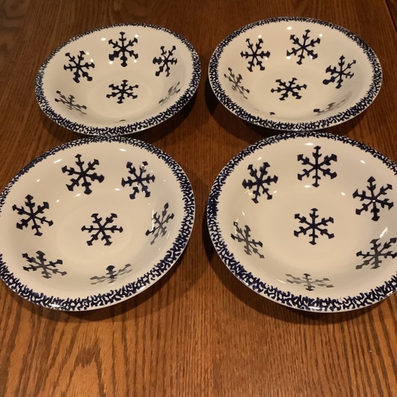 Four Gibson Blue Snowflake Bowls - Picture 2 of 5